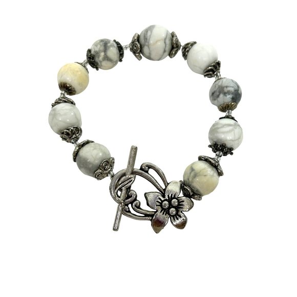 White Howlite Gemstone Beaded Bracelet Handcrafted Silver Tone Floral Grey Whte - Picture 1 of 17